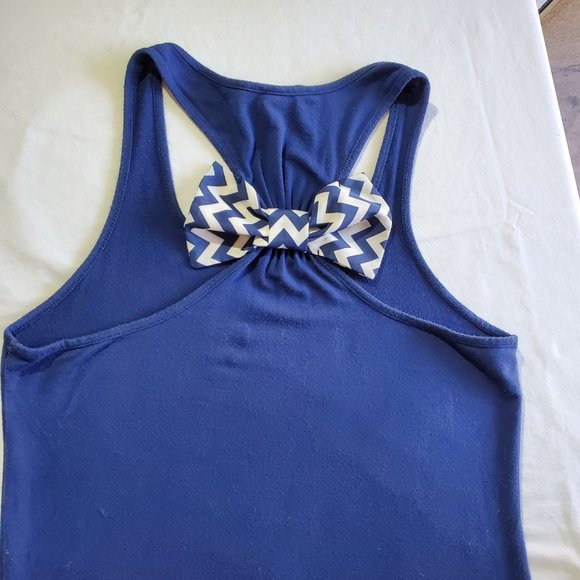 CHARMING CHARLIE Blue Racerback Chevron Bow Tank Top, Size Medium - Picture 4 of 8